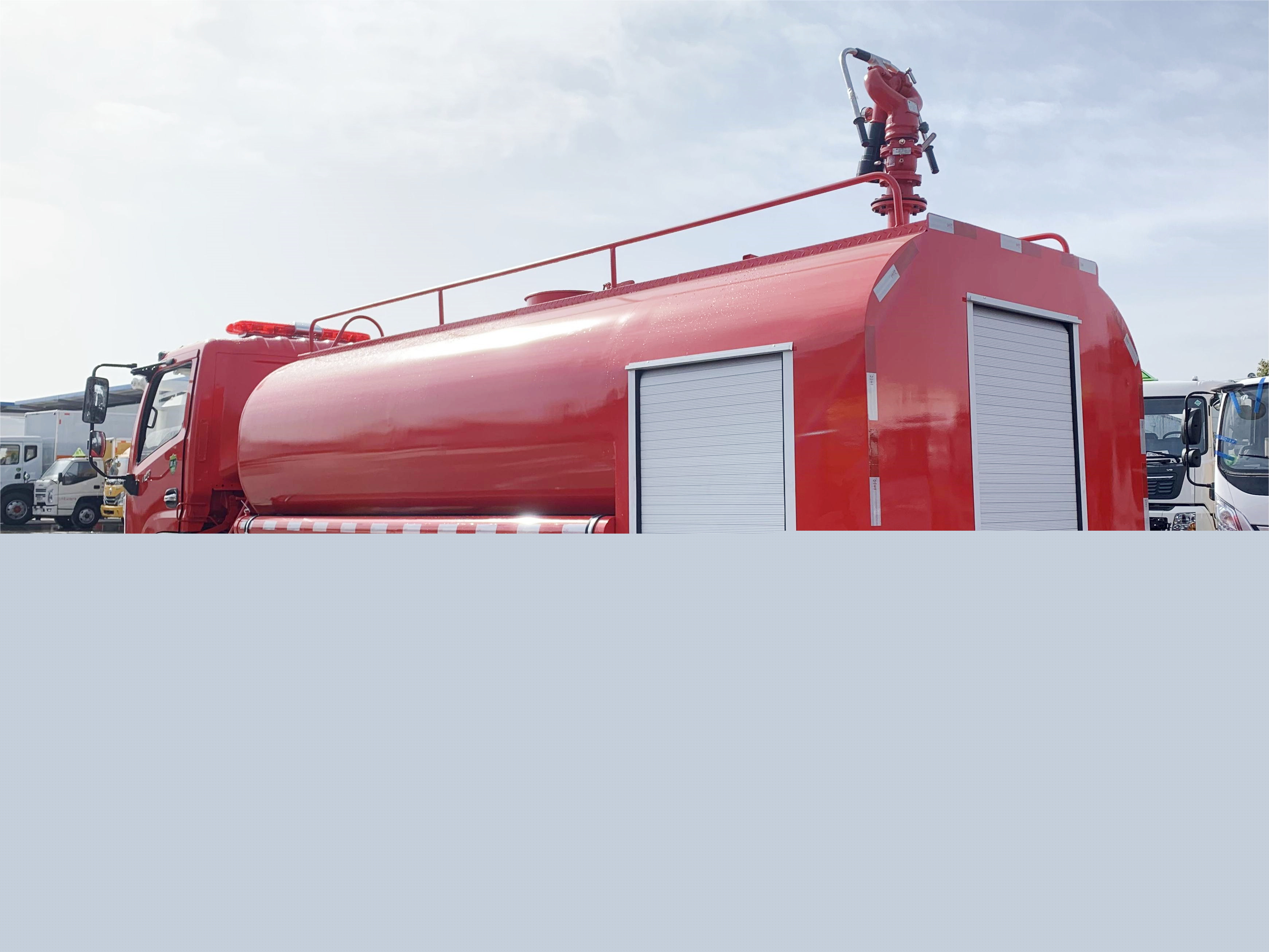 東風(fēng)7.5噸消防灑水車(chē)