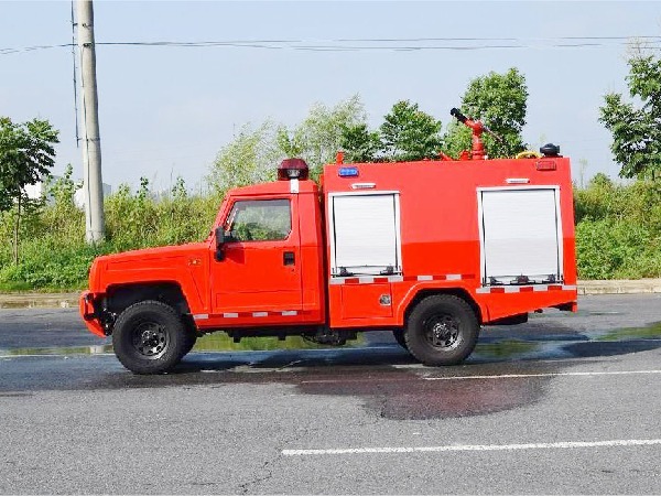 藍牌勇士四驅(qū)越野消防車