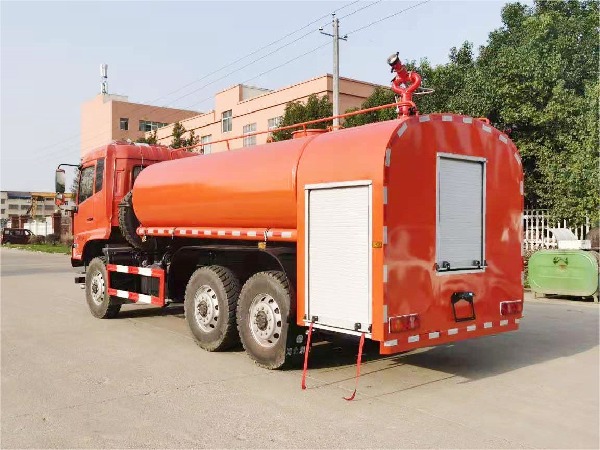 東風(fēng)11噸六驅(qū)越野森林消防車