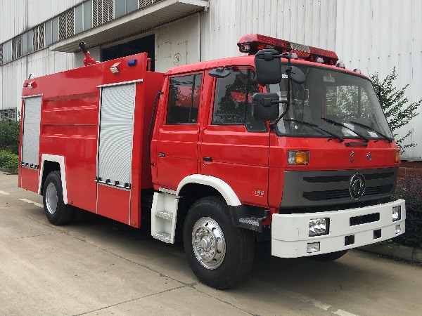東風(fēng)7噸泡沫消防車