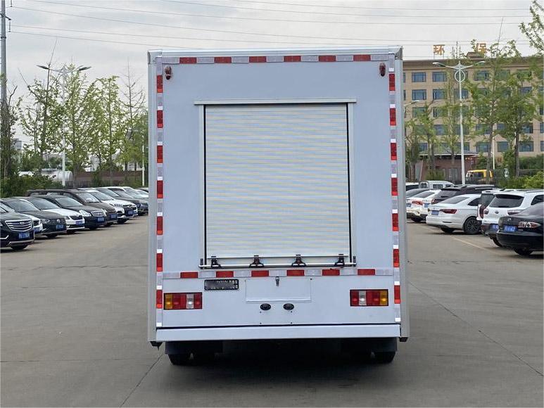 豪沃裝備車(chē)